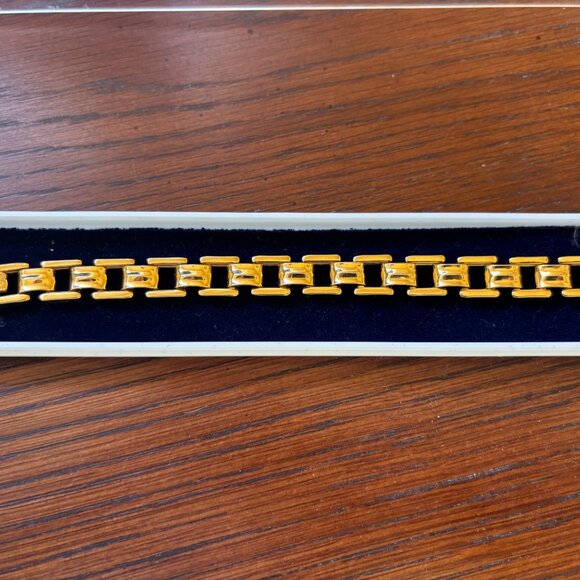 Monet Gold Linked Bracelet - Picture 1 of 2